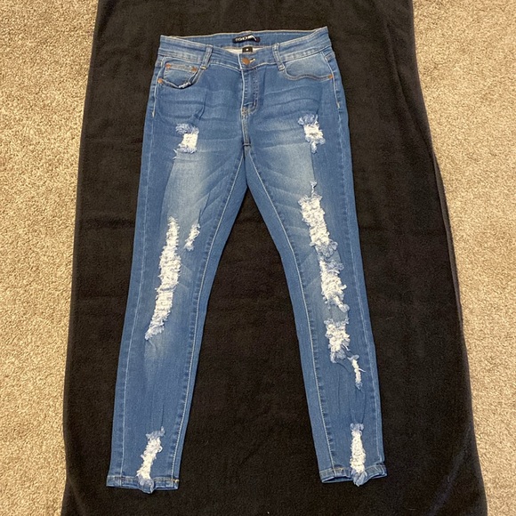 Fashion Nova Mid Rise Skinny Ripped Style Jeans Size: 9/29 - Picture 5 of 7